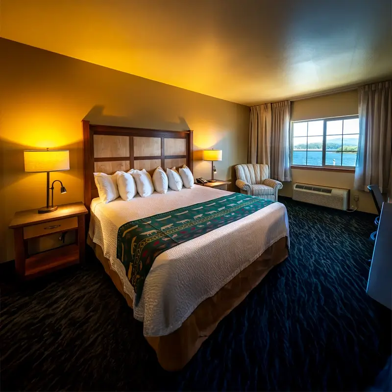 Coos Bay Hotel 2506 Lodge Suite Bedroom