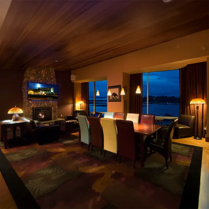 Coos Bay Hotel 2506 Tower Coquille Suite Living 1