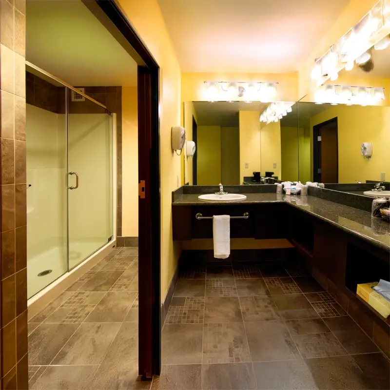 Coos Bay Hotel 2506 Tower King Bathroom